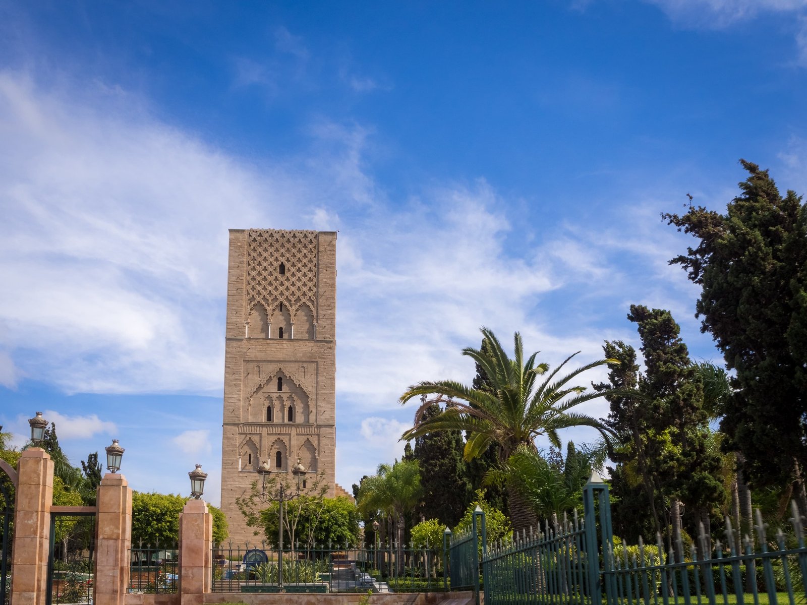 beautiful-shot-hassan-tower-rabat-morocco_1_50