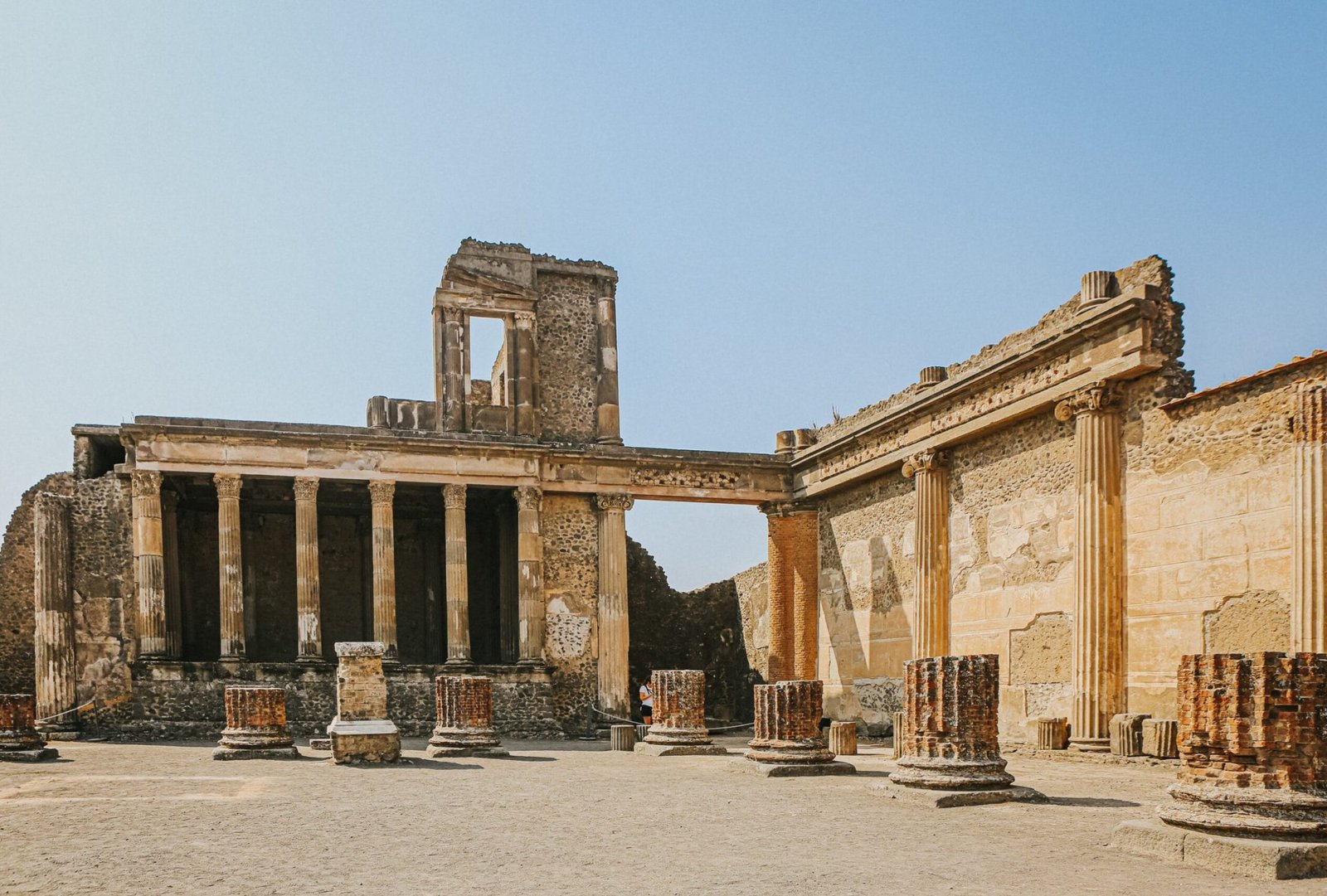 forum-archaeological-ruins-pompeii-herculaneum_1_50